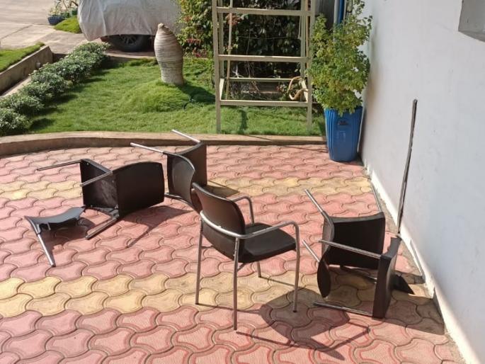 Controversy over workers' bonus demand, sabotage in MIDC company | कामगारांच्या बोनस मागणीवरुन बाचाबाची, एमआयडीसीतील कंपनीत तोडफोड Controversy over workers' bonus demand, sabotage in MIDC company | कामगारांच्या बोनस मागणीवरुन बाचाबाची, एमआयडीसीतील कंपनीत तोडफोड