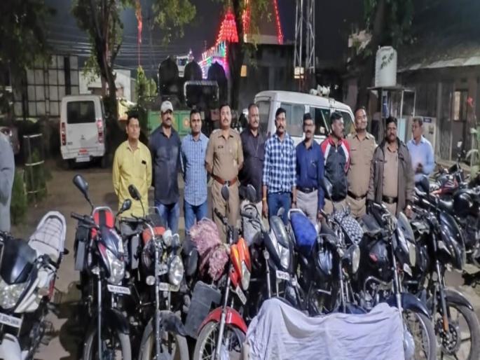 Gambling raids at Chandur Bazar, three people arrested and eight two-wheelers and worth 4 lakhs seized | जुगार अड्ड्यावर धाड, आठ दुचाकी व चार लाखांच्या मुद्देमालासह तीन जण अटकेत Gambling raids at Chandur Bazar, three people arrested and eight two-wheelers and worth 4 lakhs seized | जुगार अड्ड्यावर धाड, आठ दुचाकी व चार लाखांच्या मुद्देमालासह तीन जण अटकेत