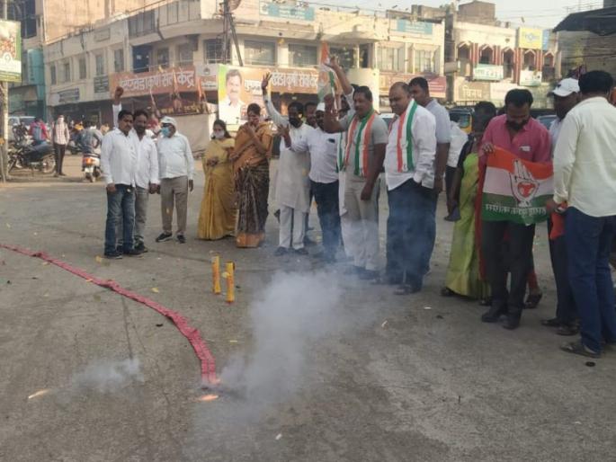 Nana Patole's election as State President at Yavatmal; Chaitanya in Congress after getting two posts in Vidarbha | नाना पटोलेंच्या प्रदेशाध्यक्षपद निवडीचा यवतमाळात जल्लोष; विदर्भात दोन पदे मिळाल्याने काँग्रेसमध्ये चैतन्य Nana Patole's election as State President at Yavatmal; Chaitanya in Congress after getting two posts in Vidarbha | नाना पटोलेंच्या प्रदेशाध्यक्षपद निवडीचा यवतमाळात जल्लोष; विदर्भात दोन पदे मिळाल्याने काँग्रेसमध्ये चैतन्य