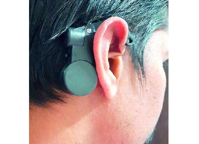 The anti sleep alarm device will be helpful to prevent accidents by sleepy drivers | कार चालविताना झोप लागल्यास 'हे' डिव्हाईस देणार अलार्म The anti sleep alarm device will be helpful to prevent accidents by sleepy drivers | कार चालविताना झोप लागल्यास 'हे' डिव्हाईस देणार अलार्म