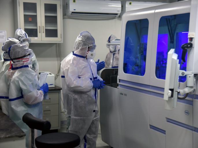 CoronaVirus Marathi News corona not over even vaccine created report SSS | CoronaVirus News : बापरे! लस तयार झाली तरी कोरोना पाठ सोडणार नाही; तज्ज्ञांचा दावा CoronaVirus Marathi News corona not over even vaccine created report SSS | CoronaVirus News : बापरे! लस तयार झाली तरी कोरोना पाठ सोडणार नाही; तज्ज्ञांचा दावा