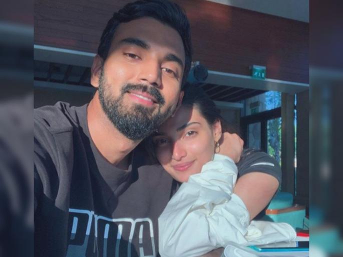 KL Rahul wish Athiya Shetty on her birthday; Hardik Pandya Wife like his post  | लोकेश राहुल- अथिया शेट्टी यांच्या प्रेमाच्या पुन्हा रंगल्या चर्चा; क्रिकेटपटूनं पोस्टमध्ये तिला म्हटलं 'Mad Child'!