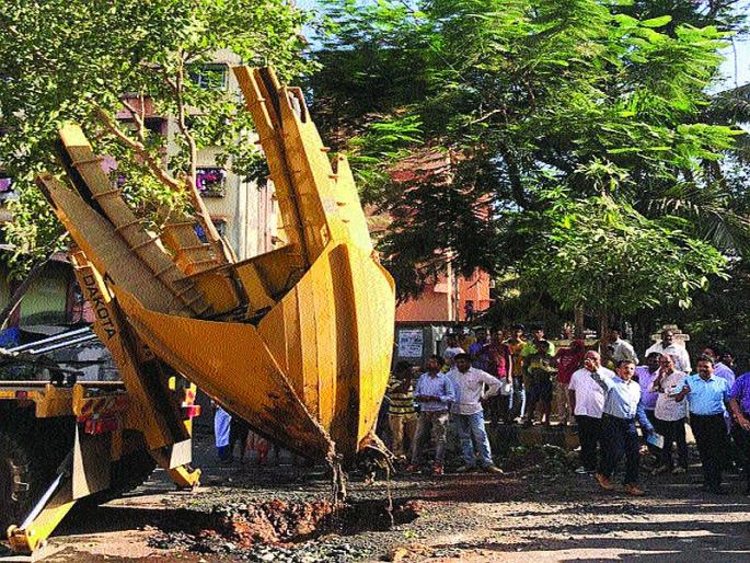  Restoration of barred trees from the metro without a policy | धोरण नसतानाही बाधीत वृक्षांचे मेट्रोकडून पुनर्रोपण
