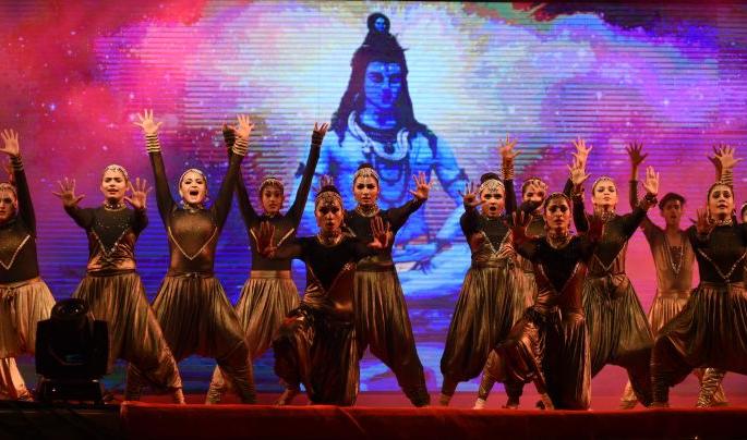 Khasdar Festival: 'Ganga ...': Awesome, unforgettable and exciting ... | खासदार महोत्सव : ‘गंगा...’ : अद्भूत, अविस्मरणीय अन् रोमांचकही... Khasdar Festival: 'Ganga ...': Awesome, unforgettable and exciting ... | खासदार महोत्सव : ‘गंगा...’ : अद्भूत, अविस्मरणीय अन् रोमांचकही...