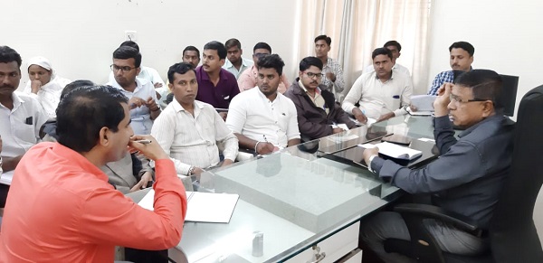 Give notice to clean up private space | खासगी जागा स्वच्छ करण्याकरिता नोटिसा द्या, आयुक्तांच्या सूचना