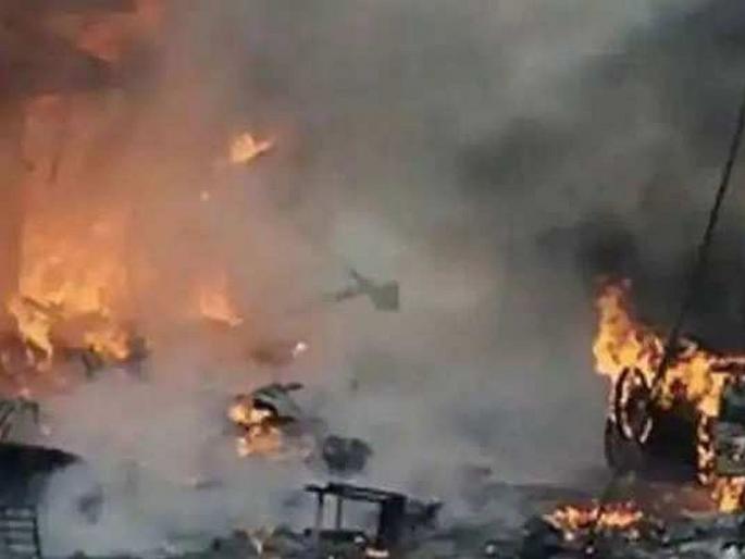 Bomb blast in shia muslim procession in pakistan  many wounded | पाकिस्तानात शिया मुस्लिमांच्या मिरवणुकीत बॉम्बस्फोट, तिघांचा मृत्यू, अनेक जखमी Bomb blast in shia muslim procession in pakistan  many wounded | पाकिस्तानात शिया मुस्लिमांच्या मिरवणुकीत बॉम्बस्फोट, तिघांचा मृत्यू, अनेक जखमी