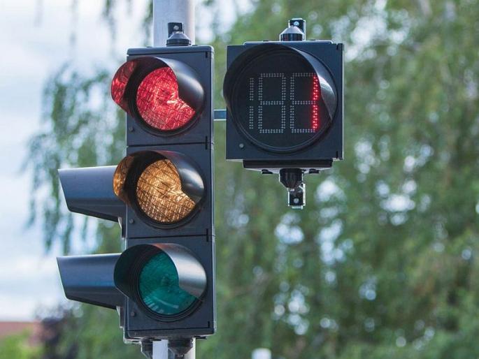 Western Highway will be signalless; One hundred crores expense | पश्चिम द्रुतगती महामार्ग होणार सिग्नलविरहित; 100 कोटींचा खर्च Western Highway will be signalless; One hundred crores expense | पश्चिम द्रुतगती महामार्ग होणार सिग्नलविरहित; 100 कोटींचा खर्च