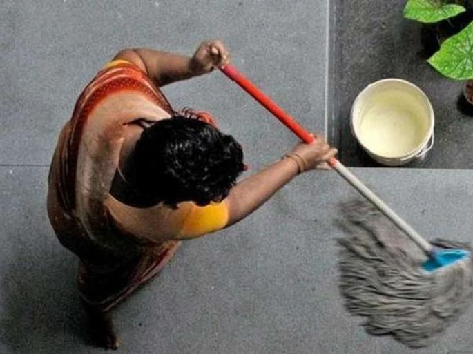 Time to starve the maids even though the lockdown is relaxed | लॉकडाऊन शिथिल झाले तरी मोलकरणींवर उपासमारीची वेळ Time to starve the maids even though the lockdown is relaxed | लॉकडाऊन शिथिल झाले तरी मोलकरणींवर उपासमारीची वेळ
