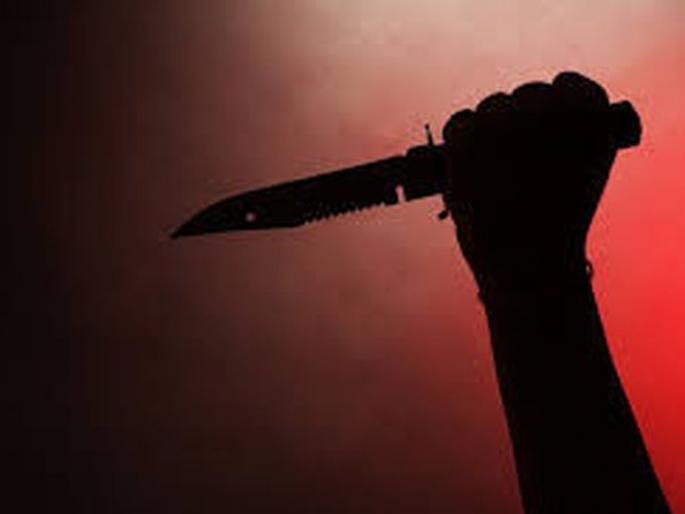 Knife attack on one for minor reason in Akola | क्षुल्लक कारणावरून एकावर चाकू हल्ला Knife attack on one for minor reason in Akola | क्षुल्लक कारणावरून एकावर चाकू हल्ला