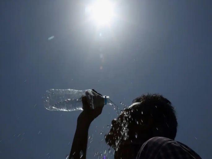 Mumbai will heat up even more after Holi | होळीनंतर मुंबई आणखी तापणार; उष्णतेच्या लाटेने मुंबईकर हैराण Mumbai will heat up even more after Holi | होळीनंतर मुंबई आणखी तापणार; उष्णतेच्या लाटेने मुंबईकर हैराण