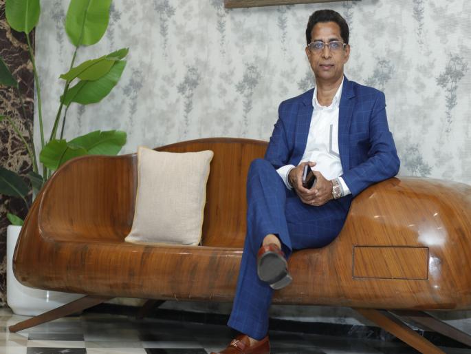 From rickshaw driver to owner of Rolls Royal luxury car; Satya Shankar's inspiring journey | रिक्षा चालक ते रॉल्स रॉयल लग्झरी कारचे मालक; सत्या शंकर यांचा प्रेरणादायी प्रवास From rickshaw driver to owner of Rolls Royal luxury car; Satya Shankar's inspiring journey | रिक्षा चालक ते रॉल्स रॉयल लग्झरी कारचे मालक; सत्या शंकर यांचा प्रेरणादायी प्रवास