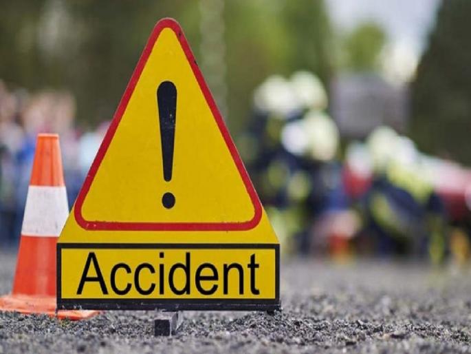 Head-on collision of cargo container and car, one killed; The accident took place near Rajapur Kodavali | Accident: मालवाहू कंटेनर आणि कारची समोरासमोर धडक, एक ठार; राजापूर कोदवली नजीक झाला अपघात Head-on collision of cargo container and car, one killed; The accident took place near Rajapur Kodavali | Accident: मालवाहू कंटेनर आणि कारची समोरासमोर धडक, एक ठार; राजापूर कोदवली नजीक झाला अपघात