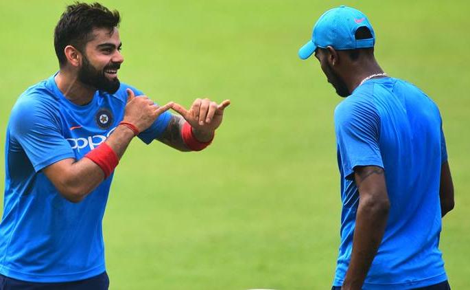 Do not be afraid I am with you, virat Kohli backed hardik pandya | मी तुझ्या पाठिशी आहे, कोहलीकडून पुन्हा हार्दिक पंड्याची पाठराखण