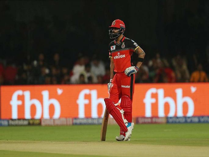 IPL 2019 RCB vs KKR : Virat Kohli becomes the 7th player and 2nd Indian after Suresh Raina to complete his 8,000 runs in T20s | IPL 2019 RCB vs KKR : कोहलीची 17 वी धाव ठरली विक्रमी, रैनानंतर हा पराक्रम करणारा दुसरा खेळाडू