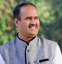 Build flood houses for flood victims: Rich Kokate | पूर मानवनिर्मित, पूरग्रस्तांना पक्की घरे बांधून द्यावीत : श्रीमंत कोकाटे Build flood houses for flood victims: Rich Kokate | पूर मानवनिर्मित, पूरग्रस्तांना पक्की घरे बांधून द्यावीत : श्रीमंत कोकाटे