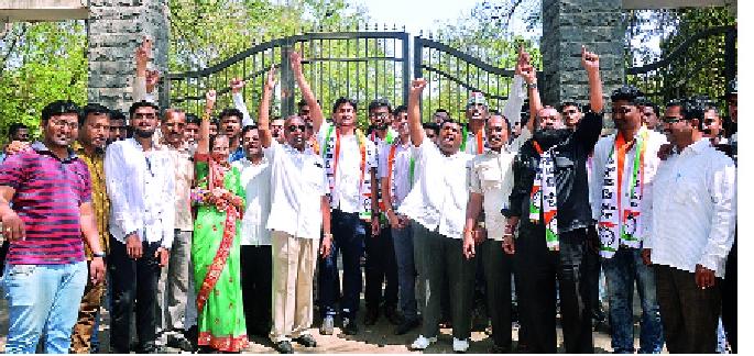 Nationalist Congress 'answer two' movement | राष्ट्रवादी काँग्रेसचे ‘जवाब दो’ आंदोलन Nationalist Congress 'answer two' movement | राष्ट्रवादी काँग्रेसचे ‘जवाब दो’ आंदोलन