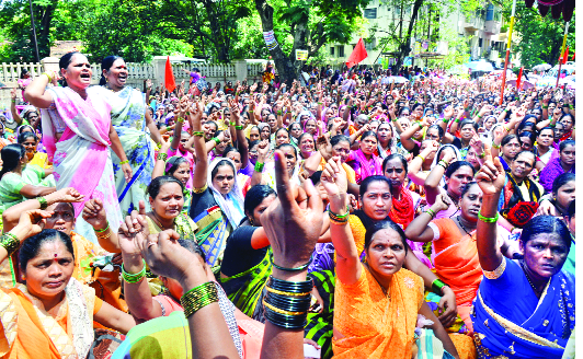 'Bhajit Bhaji Ambadi, the government is a liar' | ‘भाजीत भाजी अंबाडी, सरकार करतंय लबाडी’