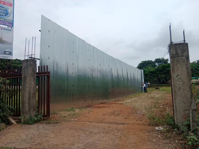 The land of the American Mission in Kolhapur was quickly grabbed, occupied before the ownership was clear | कोल्हापुरातील ‘अमेरिकन मिशन’ची जमीन वेगाने हडप, मालकी स्पष्ट होण्यापूर्वीच कब्जा The land of the American Mission in Kolhapur was quickly grabbed, occupied before the ownership was clear | कोल्हापुरातील ‘अमेरिकन मिशन’ची जमीन वेगाने हडप, मालकी स्पष्ट होण्यापूर्वीच कब्जा