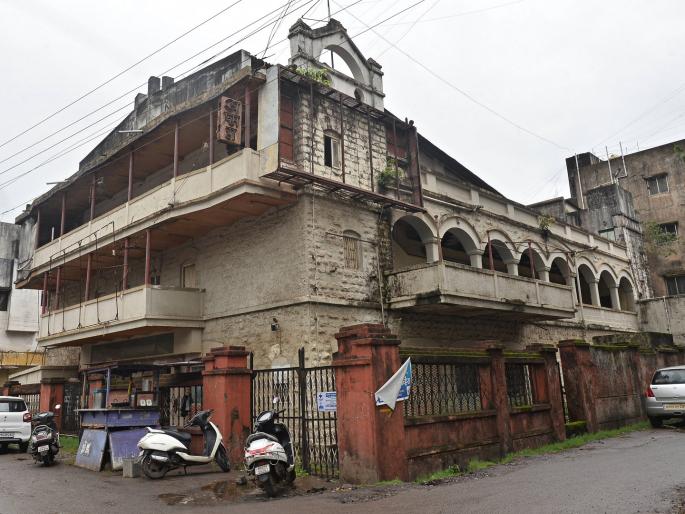 400 single screen theaters closed in the state | राज्यातील ४०० सिंगल स्क्रीन चित्रपटगृहांवर कायमचा पडदा, कर भरून मालकांचे कंबरडे मोडले 400 single screen theaters closed in the state | राज्यातील ४०० सिंगल स्क्रीन चित्रपटगृहांवर कायमचा पडदा, कर भरून मालकांचे कंबरडे मोडले