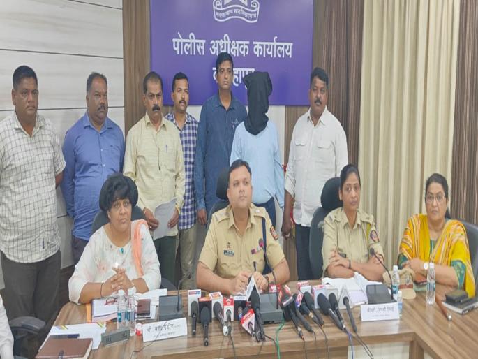 Lohit Singh Subhedar, head of AS Traders Company, was traveling in a car worth crores of rupees | दामदुप्पटच्या नावाखाली फसवणूक: ठकसेन लोहितसिंगचा कोट्यवधींच्या कारमधून प्रवास, पंचतारांकित हॉटेल्समध्ये सेमिनार Lohit Singh Subhedar, head of AS Traders Company, was traveling in a car worth crores of rupees | दामदुप्पटच्या नावाखाली फसवणूक: ठकसेन लोहितसिंगचा कोट्यवधींच्या कारमधून प्रवास, पंचतारांकित हॉटेल्समध्ये सेमिनार