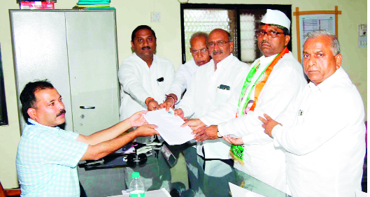 Shashiq Jawole and Kakasaheb Patil filed nominations for the filing | निपाणीतून शशिकला ज्वोल्ले, काकासाहेब पाटील यांचे अर्ज दाखल Shashiq Jawole and Kakasaheb Patil filed nominations for the filing | निपाणीतून शशिकला ज्वोल्ले, काकासाहेब पाटील यांचे अर्ज दाखल