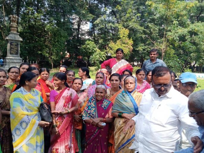 Fraud of one crore rupees on the eve of Diwali, complaint to the district collector, three hundred families of New Kanerkar Nagar Havaldil | दिवाळी भिशीत एक कोटी रुपयांची फसवणूक, जिल्हाधिकाऱ्यांकडे तक्रार, न्यू कणेरकर नगरातील तीनशे कुटूंबिय हवालदिल Fraud of one crore rupees on the eve of Diwali, complaint to the district collector, three hundred families of New Kanerkar Nagar Havaldil | दिवाळी भिशीत एक कोटी रुपयांची फसवणूक, जिल्हाधिकाऱ्यांकडे तक्रार, न्यू कणेरकर नगरातील तीनशे कुटूंबिय हवालदिल