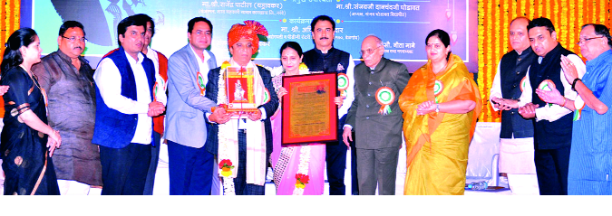 Complete the Sangli-Kolhapur road in the year: Dhananjay Mahadik | सांगली-कोल्हापूर रस्ता वर्षात पूर्ण करू: धनंजय महाडिक Complete the Sangli-Kolhapur road in the year: Dhananjay Mahadik | सांगली-कोल्हापूर रस्ता वर्षात पूर्ण करू: धनंजय महाडिक