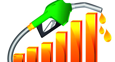 Diesel hike in half | डिझेल दरवाढीने उलाढाल निम्म्यावर Diesel hike in half | डिझेल दरवाढीने उलाढाल निम्म्यावर