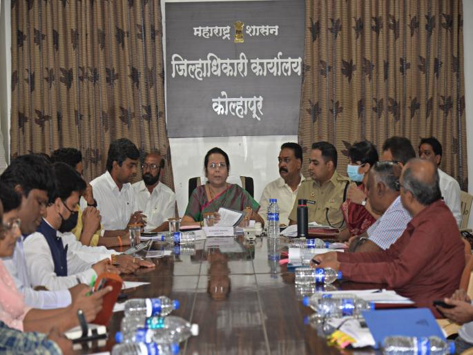 Flood victims get Rs 38 crore back, This matter was revealed in the review meeting held by Neelam Gorhe | पूरग्रस्तांचा ३८ कोटींचा निधी गेला परत, नीलम गोऱ्हेंनी घेतलेल्या आढावा बैठकीत ही बाब उघड