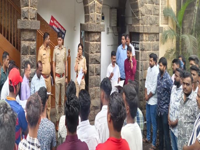 Ahead of the elections, Kolhapur police held an identity parade and gave understanding to the criminals in the hostel | गुन्हा कराल तर खैर नाही; निवडणुकीच्या तोंडावर कोल्हापूर पोलिसांकडून सराईत गुन्हेगारांना दम  Ahead of the elections, Kolhapur police held an identity parade and gave understanding to the criminals in the hostel | गुन्हा कराल तर खैर नाही; निवडणुकीच्या तोंडावर कोल्हापूर पोलिसांकडून सराईत गुन्हेगारांना दम