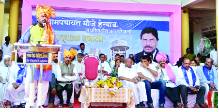 The central government is not anti-Dalit | केंद्र सरकार दलितविरोधी नाही The central government is not anti-Dalit | केंद्र सरकार दलितविरोधी नाही