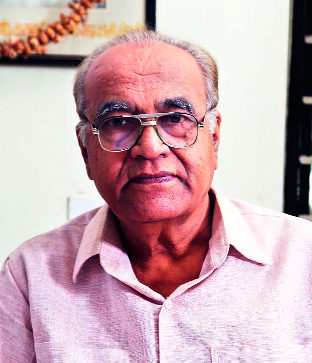 Jaisingrao Pawar received 'Tadasar Bhushan' award! | जयसिंगराव पवार यांना ‘तडसर भूषण’ पुरस्कार! Jaisingrao Pawar received 'Tadasar Bhushan' award! | जयसिंगराव पवार यांना ‘तडसर भूषण’ पुरस्कार!