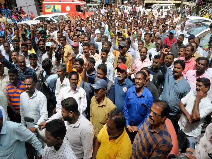 Kolhapur Municipal Corporation employees strike called off, first installment of outstanding amount due before Diwali | कोल्हापूर महापालिका कर्मचाऱ्यांचा संप मागे, दिवाळीपूर्वी थकीत रकमेचा पहिला हप्ता