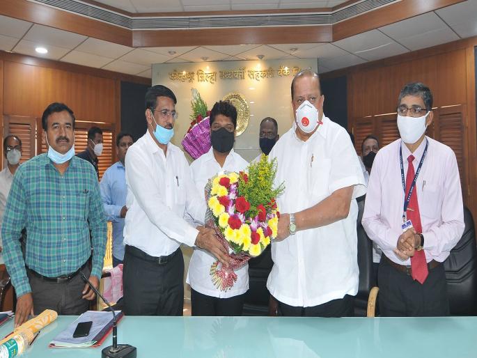 Rural Development Minister Hasan Mushrif as Chairman of Kolhapur District Central Co-operative Bank | kdcc bank : मंत्री हसन मुश्रीफच जिल्हा बँकेचे पुन्हा कारभारी Rural Development Minister Hasan Mushrif as Chairman of Kolhapur District Central Co-operative Bank | kdcc bank : मंत्री हसन मुश्रीफच जिल्हा बँकेचे पुन्हा कारभारी