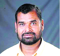 Shetets should be worried over workers | कार्यकर्त्यांपेक्षा शेट्टींनी अंगावर यावे Shetets should be worried over workers | कार्यकर्त्यांपेक्षा शेट्टींनी अंगावर यावे