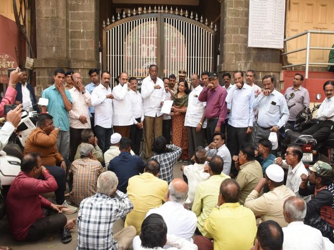 Indifference regarding Kolhapur boundary extension kruti samiti knocks on the door of the Municipal Corporation | कोल्हापूरच्या हद्दवाढीबाबत उदासीनता, महापालिकेच्या दारात कृती समितीचा शंखध्वनी Indifference regarding Kolhapur boundary extension kruti samiti knocks on the door of the Municipal Corporation | कोल्हापूरच्या हद्दवाढीबाबत उदासीनता, महापालिकेच्या दारात कृती समितीचा शंखध्वनी