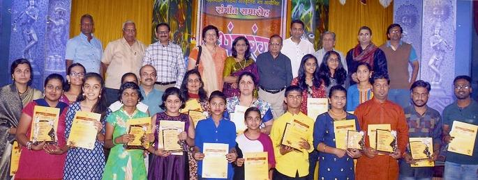 Sania, Siddharaj, Tushar I, State-level Bhavgee and NatyaSangeet singing competition | सानिया, सिद्धराज, तुषार प्रथम, राज्यस्तरीय भावगीत व नाट्यगीत गायन स्पर्धा