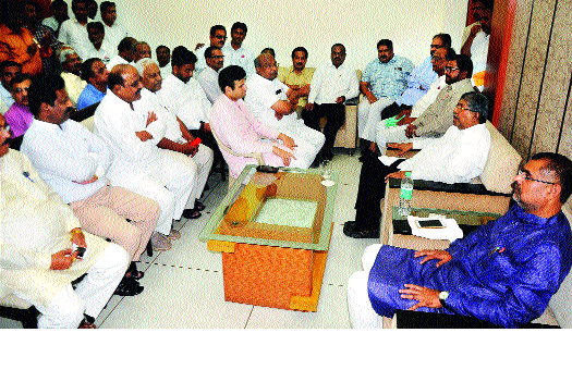 Uissarachi Kondi Shuttle | ऊसदराची कोंडी फुटली