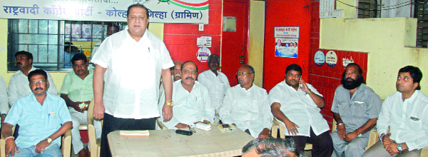 Doctors' diabetes, the balance of blood pressure, is bad? | दादांच्या मधुमेह, रक्तदाबाचा समतोल बिघडलाय काय? Doctors' diabetes, the balance of blood pressure, is bad? | दादांच्या मधुमेह, रक्तदाबाचा समतोल बिघडलाय काय?