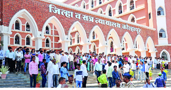 Political overcrowding | राजकीय वर्चस्वातून होरपळले पाचगाव Political overcrowding | राजकीय वर्चस्वातून होरपळले पाचगाव