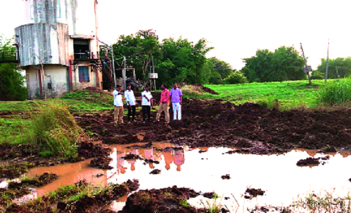 Waterproofing in 13 villages with the city | शहरासह १३ गावांत पाण्याचा ठणठणाट