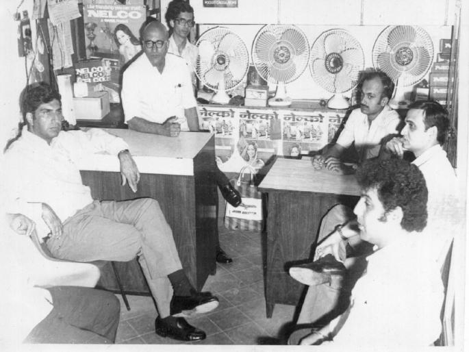 Tata Group also contributed a lot in the industrial development of Kolhapur district, Ratan Tata visited Eagle Radio House | कोल्हापूरच्या उद्योगवाढीत टाटा ग्रुपचा हातभार, रतन टाटांनी ईगल रेडिओ हाऊसला दिली होती भेट Tata Group also contributed a lot in the industrial development of Kolhapur district, Ratan Tata visited Eagle Radio House | कोल्हापूरच्या उद्योगवाढीत टाटा ग्रुपचा हातभार, रतन टाटांनी ईगल रेडिओ हाऊसला दिली होती भेट