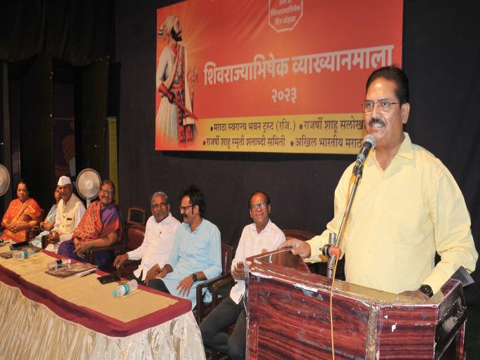 The murder of Jackon is due to bringing out the true history of Chhatrapati Shivaji, The claim of senior journalist Ravindra Pokharkar | छत्रपती शिवरायांचा खरा इतिहास समोर आणल्यानेच जॅक्शनचा खून, ज्येष्ठ पत्रकार रवींद्र पोखरकरांचा दावा The murder of Jackon is due to bringing out the true history of Chhatrapati Shivaji, The claim of senior journalist Ravindra Pokharkar | छत्रपती शिवरायांचा खरा इतिहास समोर आणल्यानेच जॅक्शनचा खून, ज्येष्ठ पत्रकार रवींद्र पोखरकरांचा दावा