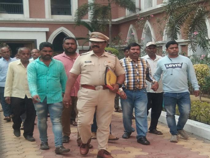 Plaintiff in Gharfala scam turned accused; Financial loss of Kolhapur Municipal Corporation by changing the tax structure | घरफाळा घोटाळ्यातील फिर्यादीच बनला आरोपी; कररचनेत बदल करून केले कोल्हापूर महापालिकेचे आर्थिक नुकसान  Plaintiff in Gharfala scam turned accused; Financial loss of Kolhapur Municipal Corporation by changing the tax structure | घरफाळा घोटाळ्यातील फिर्यादीच बनला आरोपी; कररचनेत बदल करून केले कोल्हापूर महापालिकेचे आर्थिक नुकसान