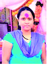 Hearing blood | सासर्याकडुन सुनेचा खून Hearing blood | सासर्याकडुन सुनेचा खून