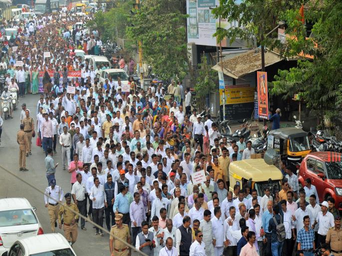 Thousands of teachers in Kolhapur closed schools against mandatory TET; protest against the government | टीईटी सक्तीविरोधात शाळा बंद ठेवून कोल्हापुरात हजारो शिक्षक एकवटले; शासनाचा निषेध