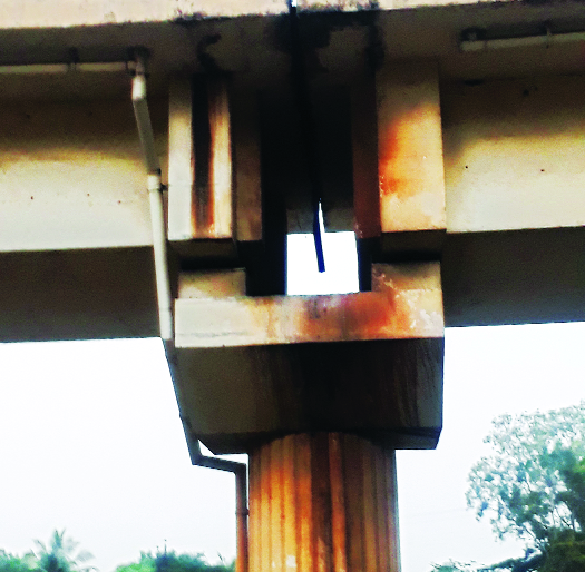 Growing Will you wake up only after the pool collapses? | भेग वाढतेय; पूल कोसळल्यावरच जाग येणार काय ? Growing Will you wake up only after the pool collapses? | भेग वाढतेय; पूल कोसळल्यावरच जाग येणार काय ?