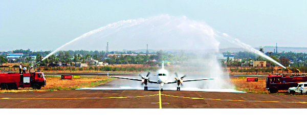 Open the route of Kolhapur-Mumbai airport | कोल्हापूर-मुंबई विमानसेवेचा मार्ग खुला