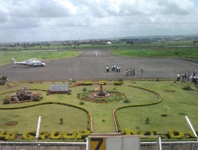 Kolhapur airlines operate smoothly even in the rain | पावसातही कोल्हापूरची विमानसेवा सुरळीतपणे सुरू