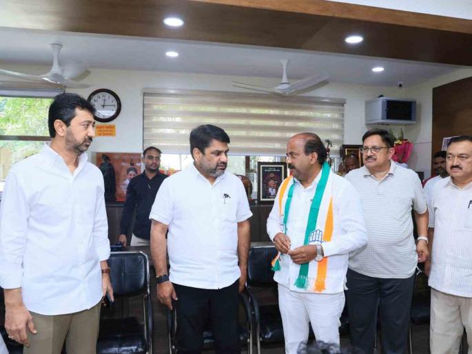 Maharashtra Vidhan Sabha Election 2024 Political developments in Kolhapur speed up Displeasure of former corporators over candidature in North Legislative Assembly | Maharashtra Vidhan Sabha Election 2024 : कोल्हापूरात राजकीय घडामोडींना वेग! उत्तर विधानसभेतील उमेदवारीवरुन माजी नगरसेवकांची नाराजी, वाड्यावर बैठक सुरु Maharashtra Vidhan Sabha Election 2024 Political developments in Kolhapur speed up Displeasure of former corporators over candidature in North Legislative Assembly | Maharashtra Vidhan Sabha Election 2024 : कोल्हापूरात राजकीय घडामोडींना वेग! उत्तर विधानसभेतील उमेदवारीवरुन माजी नगरसेवकांची नाराजी, वाड्यावर बैठक सुरु